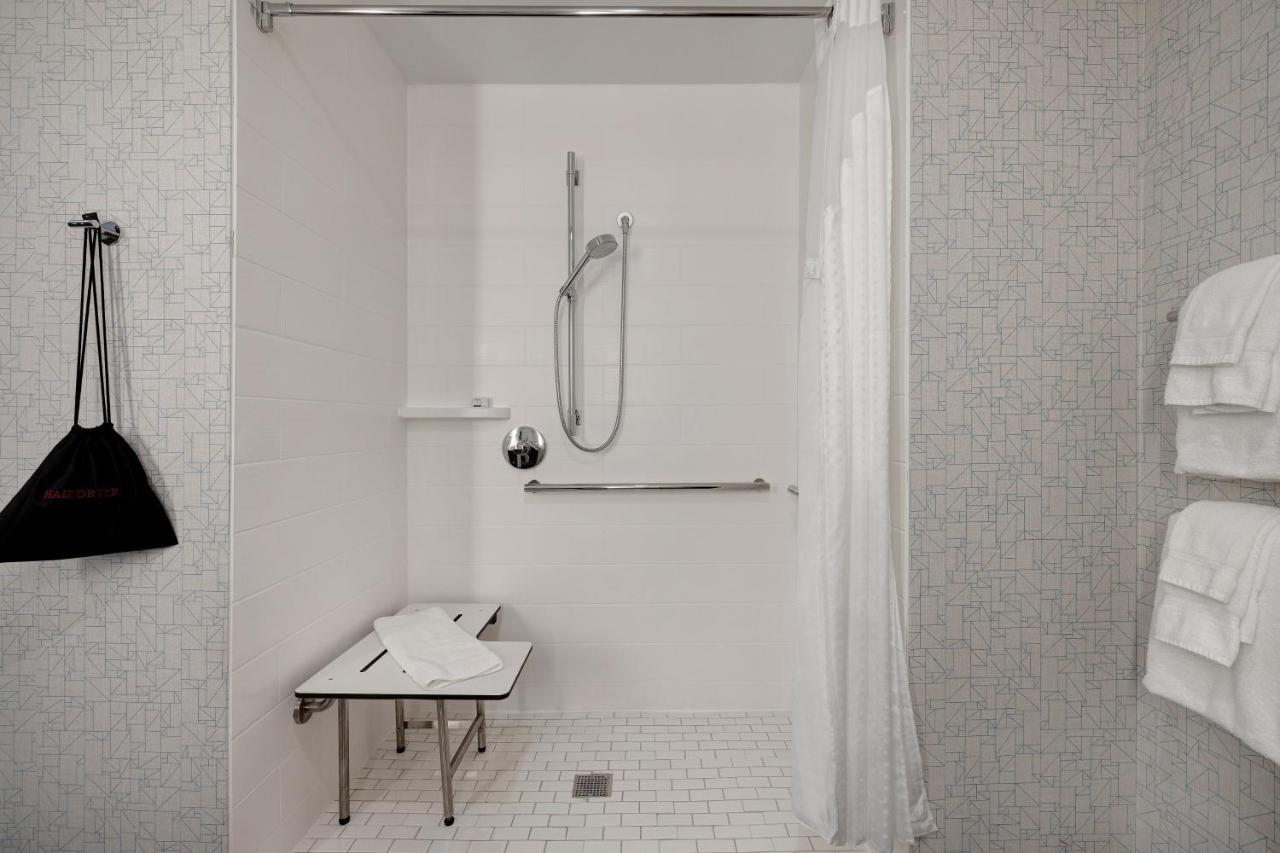 Holiday Inn Express & Suites - Brighton By Ihg Kültér fotó