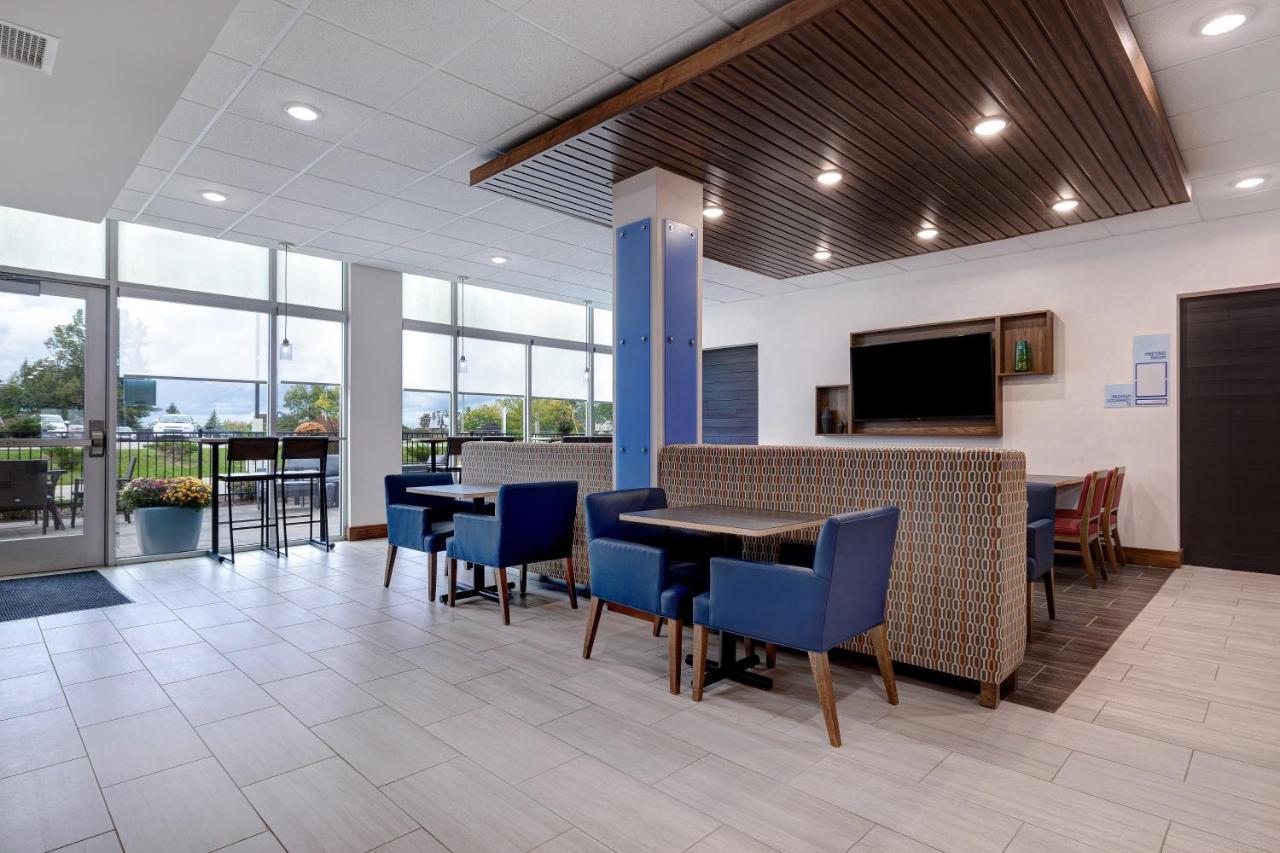 Holiday Inn Express & Suites - Brighton By Ihg Kültér fotó