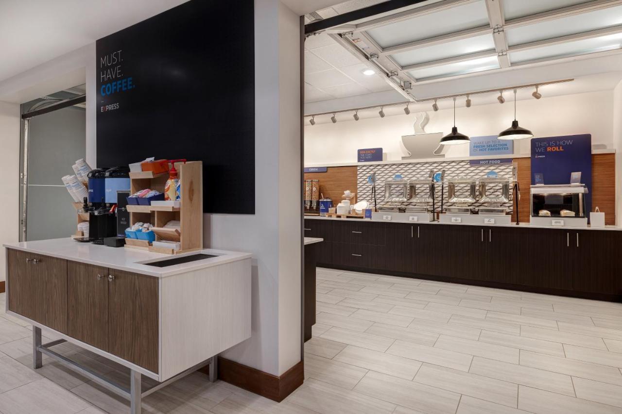Holiday Inn Express & Suites - Brighton By Ihg Kültér fotó