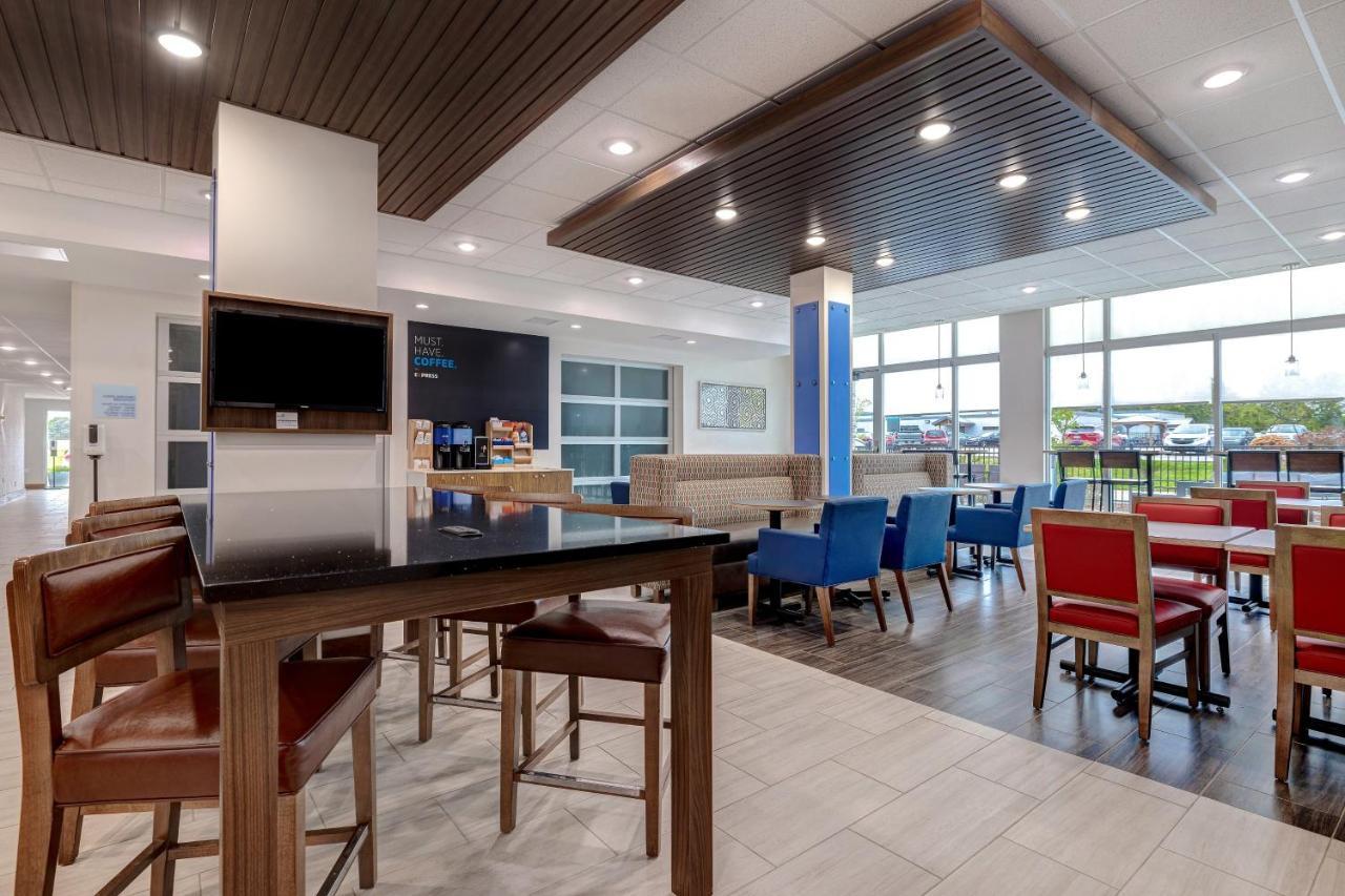 Holiday Inn Express & Suites - Brighton By Ihg Kültér fotó